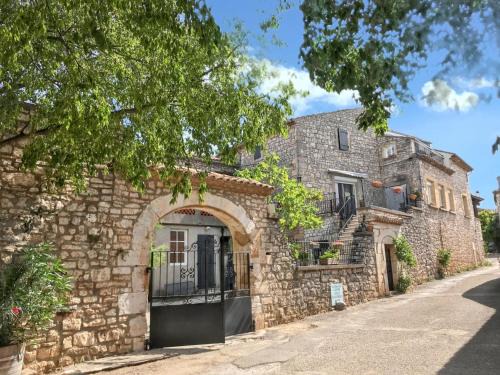 Orgnac-l'Aven Apartamento | Maison accueillante à Orgnac-l'Aven avec piscine partagée