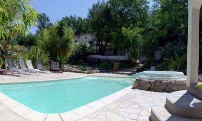 Neoules Casa | Maison atypique style mexicaine