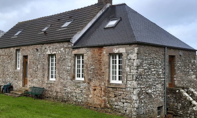 Eculleville Casa | Maison au Calme Proche de la mer et du GR 223 Propice à de Bonnes Promenades