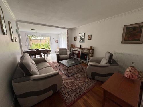 Chateauroux Casa | Maison Balzac - 7 personnes quartier calme