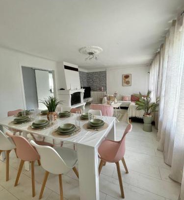 Tremblay-en-France Casa | Maison chaleureuse 4 chambres avec jardin - Proche Paris - ARENA Paris Nord Villepinte - Parc des expositions - Aéroport CDG - Disney - Astérix