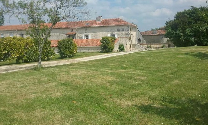 Becheresse Casa | Maison charentaise à la campagne