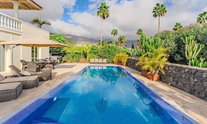 Costa Adeje Villa | Maison Chatulle