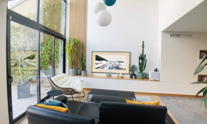 Suresnes Casa | Maison Climatisée Avec Grand Jardin aux Portes de Paris