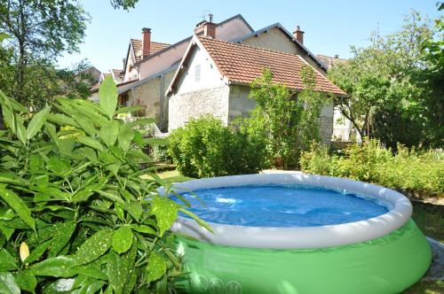 Ornans Casa | Maison confortable Ornans + Jardin