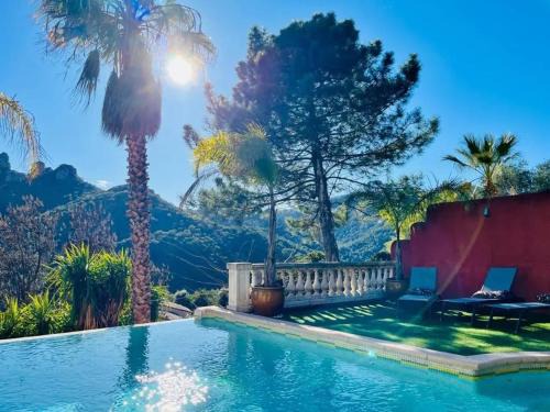 St. Jean de l’Esterel Casa | Maison conviviale à Fréjus avec piscine à débordement