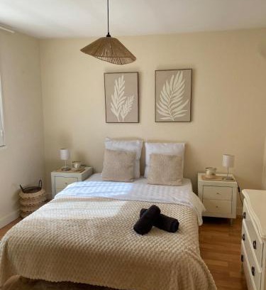 La Trimouille Casa | Maison cosy avec cour privée - Calme et nature, La Trimouille