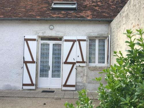 Chailles Casa | Maison cosy proche de Blois avec cheminée, cour fermée, animaux acceptés et activités variées à proximité - FR-1-491-351