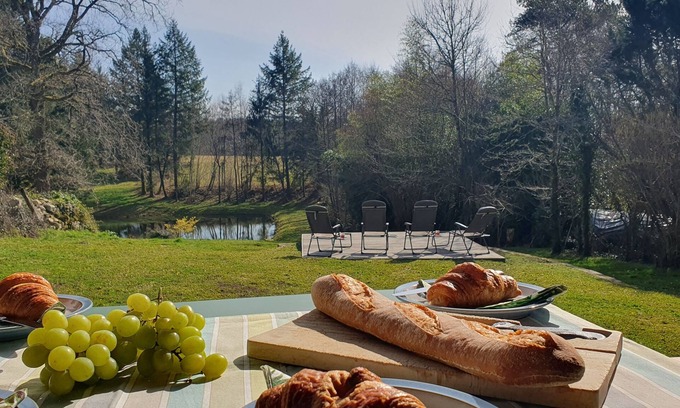 Champniers-et-Reillac Casa | Maison de l'olivier - Rural Comfort & Relaxation