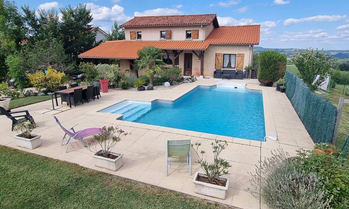 Saint-Girons Casa | Maison d'Hérré ⭐⭐⭐Independent accommodation in main residence with swimming pool