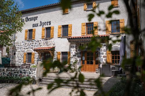 Olloix Casa | Maison d'Hôte la Grange aux Ayres