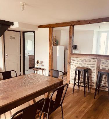 Saint-Santin-Cantales Casa | Maison de campagne