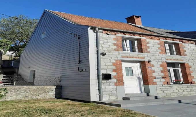 Bousignies-sur-Roc Casa | Maison de Campagne en Pierre Bleue-wifi et Parking