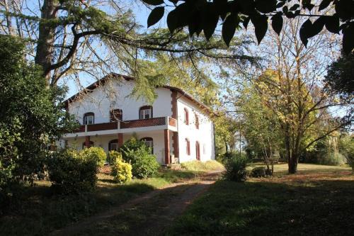 Gavarret-sur-Aulouste Casa | maison de campagne avec grand lac et park arboré