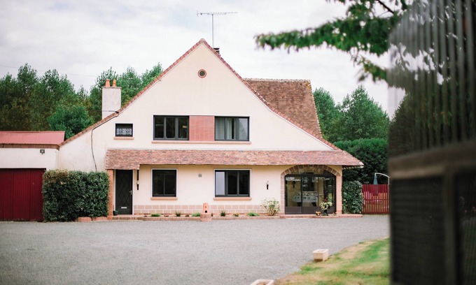 Semur-en-Vallon Casa | Maison de Campagne Entre Champs et Forêts