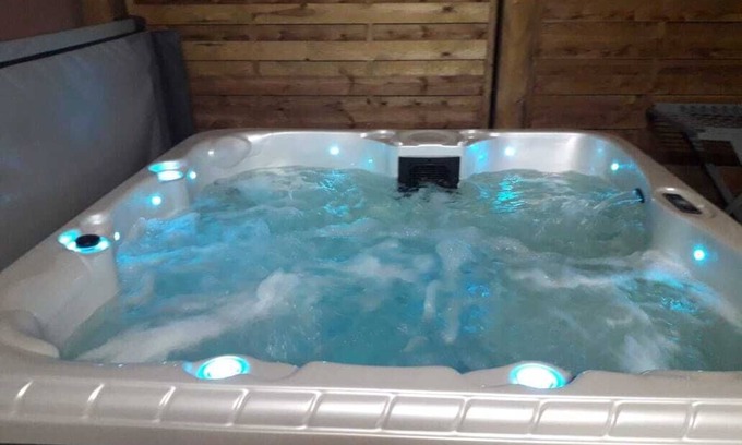 Lamentin Casa | Maison de Campagne Avec Jacuzzi et Jardin