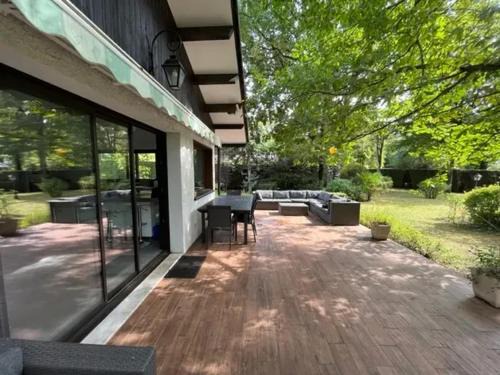 Savigny-sur-Clairis Casa | Maison de charme à Savigny-sur-Clairis avec piscine et sauna.