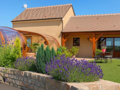 Pouligny-Notre-Dame Casa | Maison de charme en Berry près d'un golf & spa, jardin d'hiver, vélos, animaux bienvenus - tout inclus - FR-1-591-332