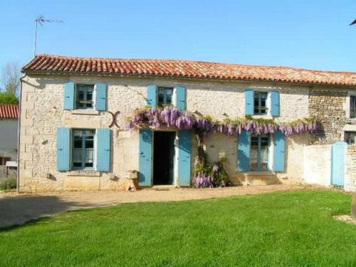 Benet Casa | Maison de charme avec WiFi au cœur du Marais Poitevin, jardin clos, barque et vélos, 4 chambres - FR-1-426-146