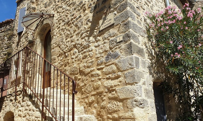 Castellet Casa | Maison de Vacance "La Marie" Au Pied du Luberon !