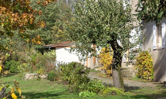 Saint-Symphorien-de-Lay Casa | Maison de charme avec jardin, 2 chambres, proche loisirs et nature, à 20 km de Roanne - FR-1-496-278