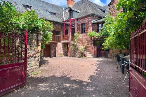 Collonges-la-Rouge Casa | Maison de la Fontaine - Typique - Bourg de Collonges