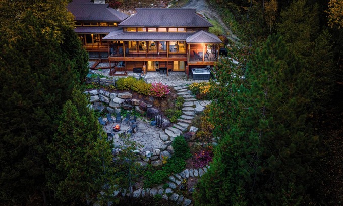 Saint Come Chalet De Esquí | Maison de luxe spacieuse au bord du Lac Clair, avec grande terrasse et plage.