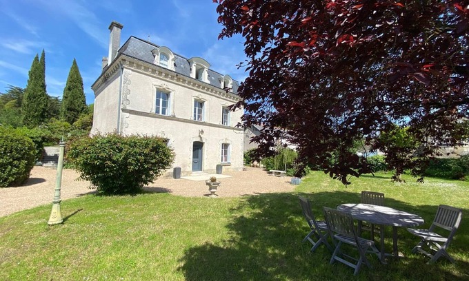 Azay-le-Rideau Casa | Maison de Maître in Azay-le-Rideau, a 10-minute walk from the château and town center