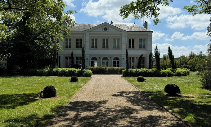 Equemauville Casa | Maison de maître on the outskirts of Honfleur, heated pool and landscaped garden