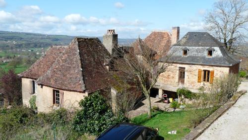 Prudhomat Casa | Maison de tuiles au pieds du château de Castelnau