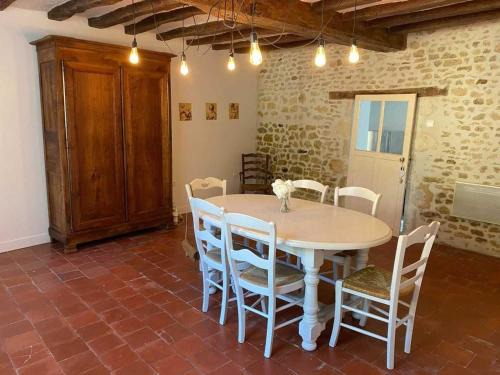 Mezieres sous Lavardin Casa | Maison de Village avec Jardin, Parc Privé et Box Fibre, Animaux Bienvenus, à 15 min du Mans - FR-1-410-333