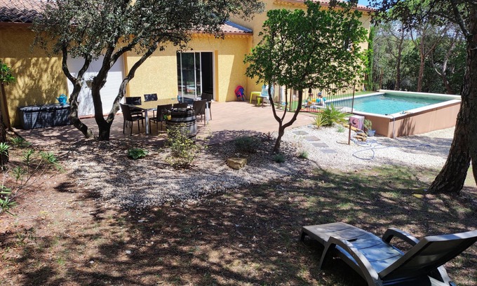 Rochegude Casa | Maison de Vacances en Lisière de Forêt Avec Piscine Privée
