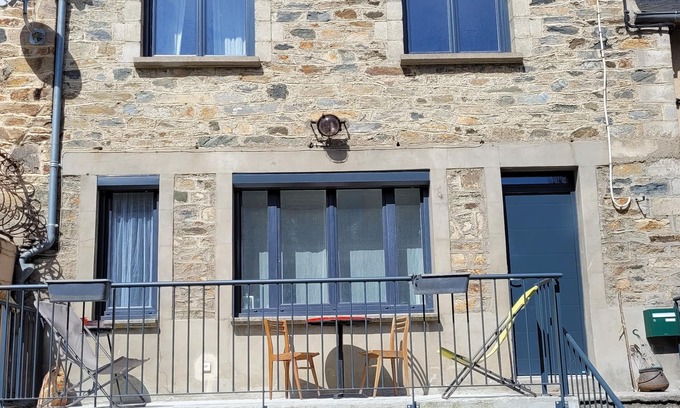 Arvieu Casa | Maison de village à la campagne, avec plages, forêts, nature, Rodez et Millau