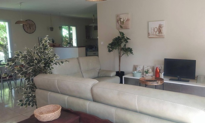 Saint-Cyprien Casa | Maison de Village Avec Jardin au Calme Pour 6 Pers