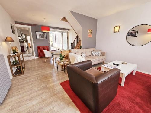 Angouleme Casa | Maison de ville confortable avec cour interieure