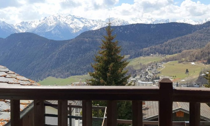 Chatel Apartamento | Maison du Soleil, Appartamento in Antico Borgo con Ampia Vista Sulla Vallata