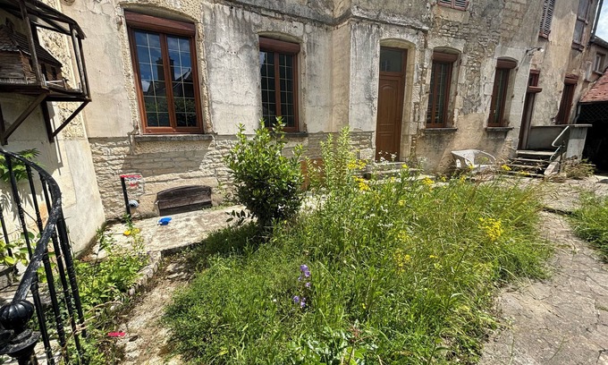 Chatillon-sur-Seine Casa | Maison du Xvieme Siècle, en Plein Coeur du Châtillonais et de la Côte D'or