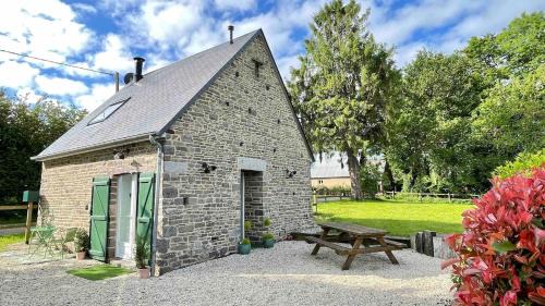 Le Tanu Casa | Maison en pierre à la campagne près de Champrepus