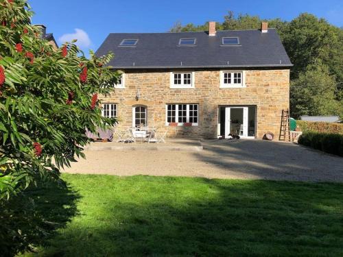 Failon Casa | Maison en pierre, chaleureuse, avec étang