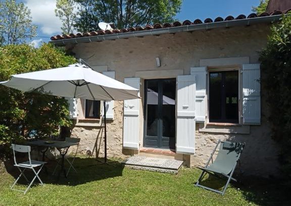 Auch Casa | Maison en pierre restaurée avec jardin