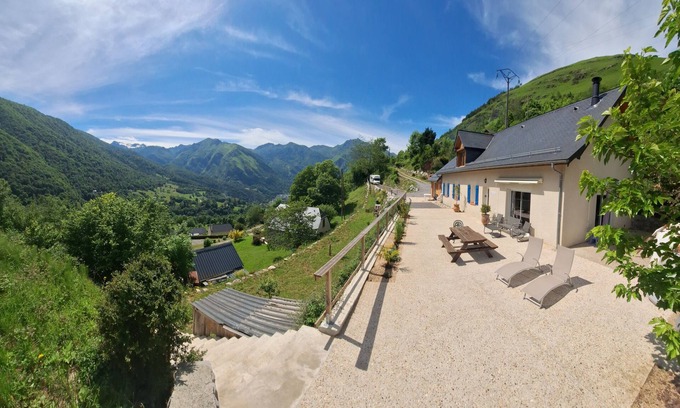 Eaux-Bonnes Casa | Maison Ensoleillée Avec Superbe vue Montagne, au Départ de Randonnées