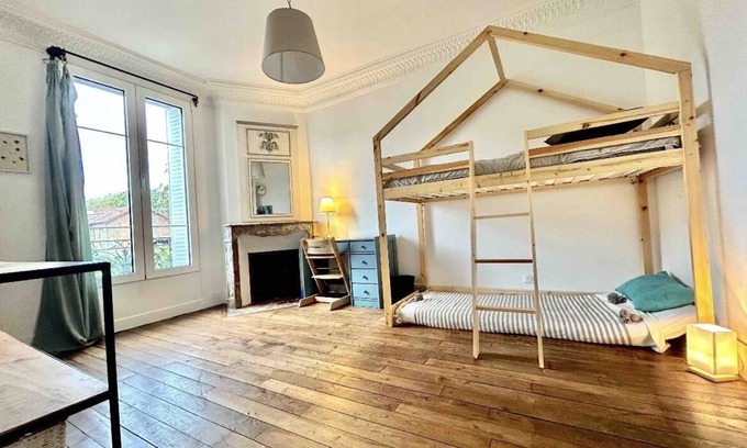 Asnieres-sur-Seine Casa | Maison Entière à Côté des JO/ 200 m2 /5 Chambres
