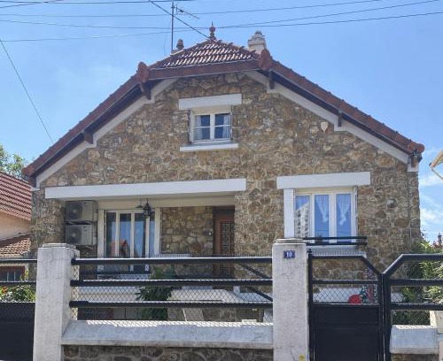 La Courneuve Casa | Maison et Appartement