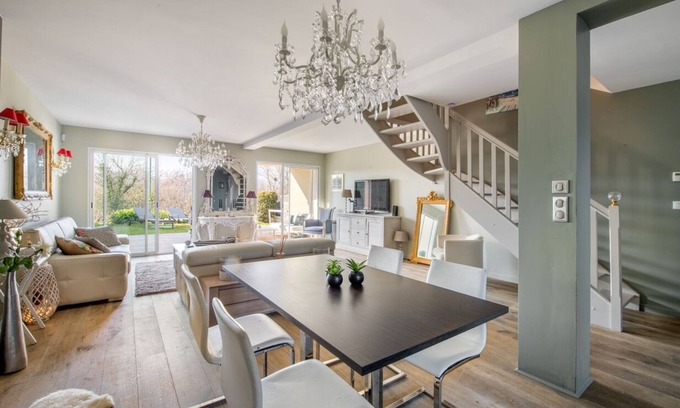 Sathonay-Camp Casa | Maison Familiale de Charme à 15 min de Lyon