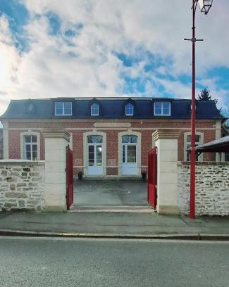 Ully-Saint-Georges Casa | Maison familiale Ecole des Filles