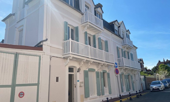 Villers-sur-Mer Casa | Maison Familiale Avec Jardin. 2 Minutes à Pied de la Plage et du Centre Ville