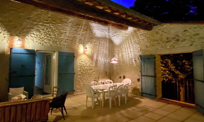 Saint-Andre Casa | Maison Familiale au Cœur du Village, au Pied des Albères et à 8km des Plages