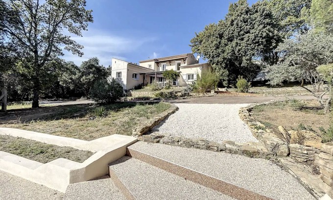 Piolenc Casa | Maison Familiale Avec Piscine et Magnifique Jardin, Sud de la France