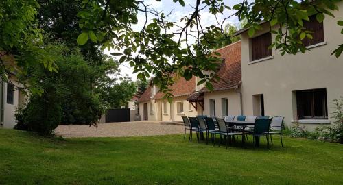 Selles-sur-Cher Casa | Maison Familiale proche Zoo de Beauval à Selles sur Cher GITE A l'Ombre du Saule