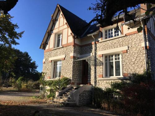 Dhuizon Casa | Maison familiale rénovée, proche châteaux, grand jardin, 5 chambres, équipements inclus, animaux acceptés - FR-1-491-436